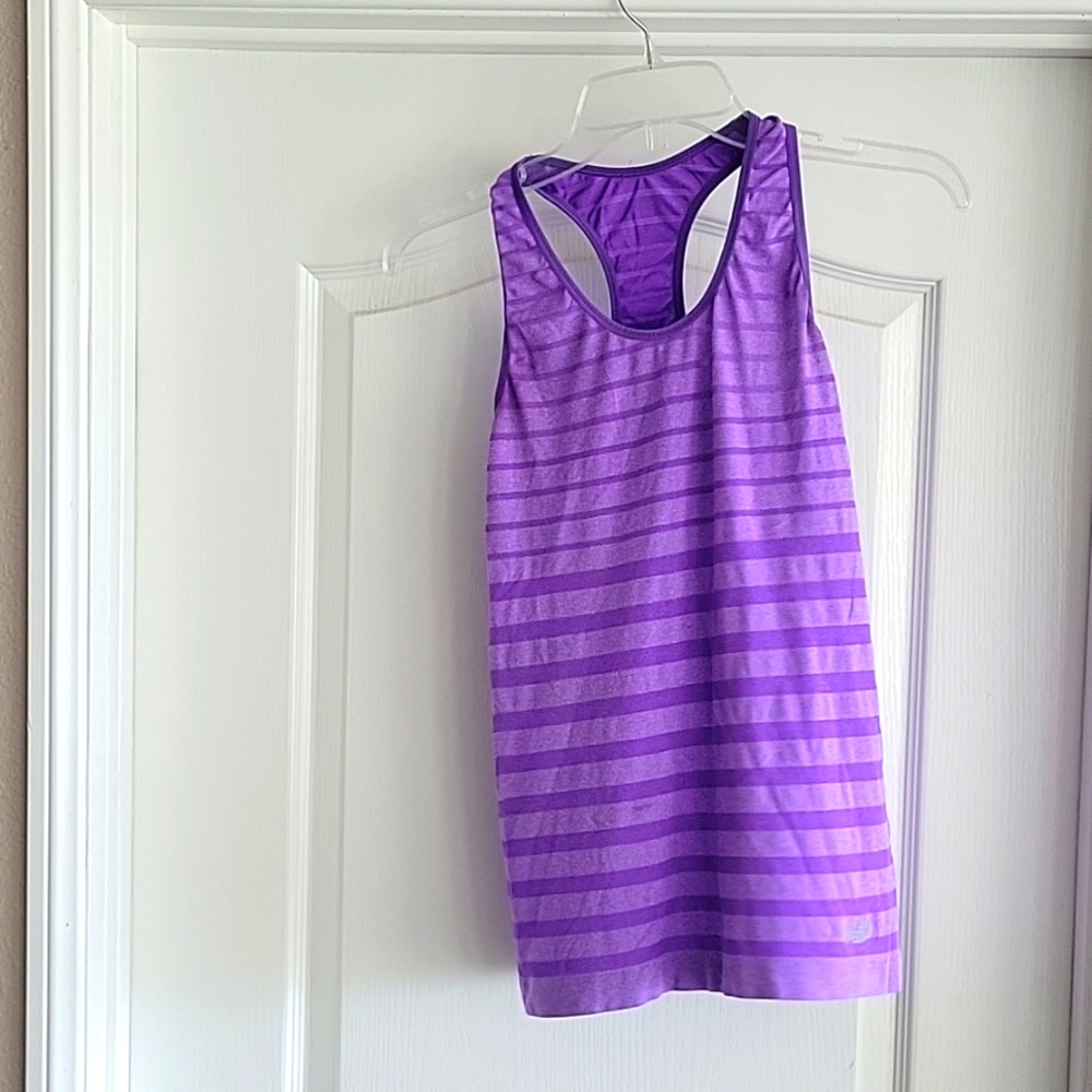 NB running tank top